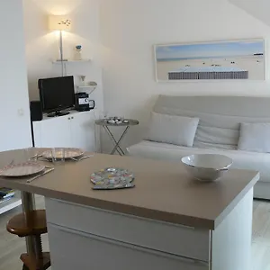 https://oceania-carnac.inbrittany.com